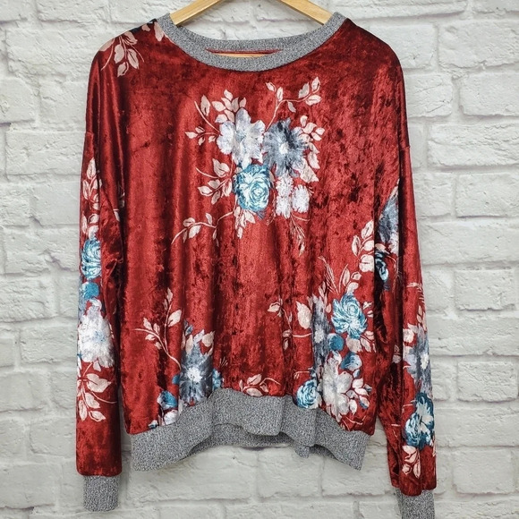 Crescent Drive Womens Size Medium Velour Top - Picture 1 of 11